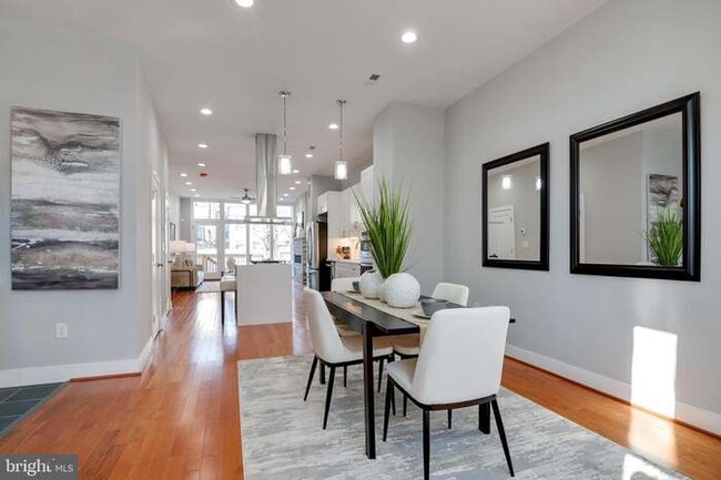 Main floor - 937 R St NW