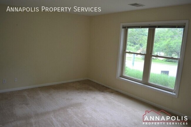 Building Photo - 1146 Cove Rd