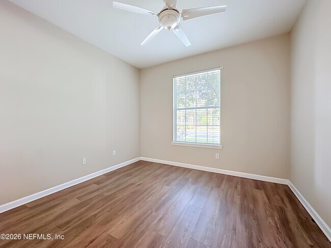 Building Photo - 7801 Point Meadows Dr