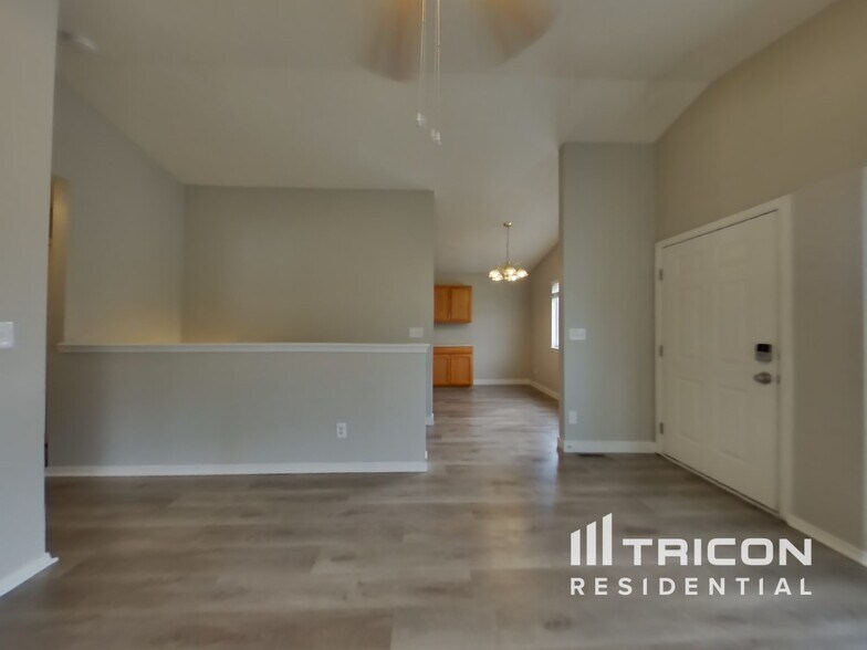 Building Photo - 510 N 30th Ave Ct