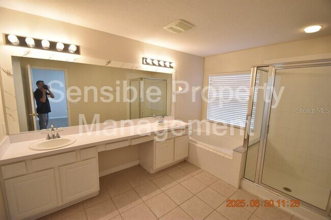 Building Photo - 11570 Misty Isle Ln