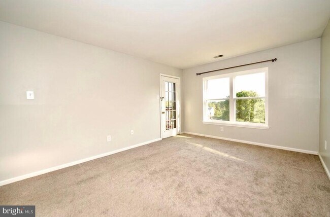 Building Photo - 5630 Ringwood Dr