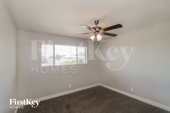 Building Photo - 3301 W Windrose Dr