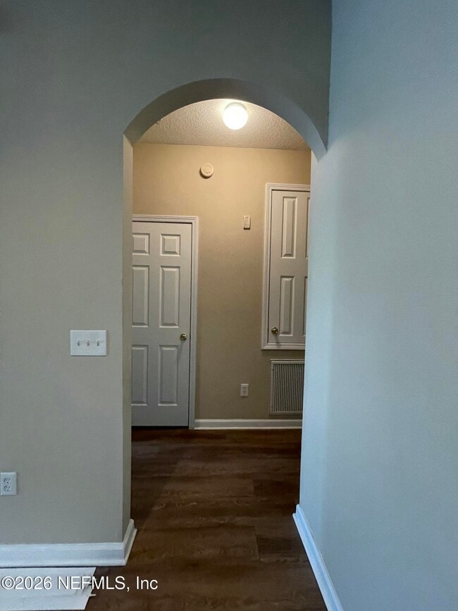 Building Photo - 7801 Point Meadows Dr