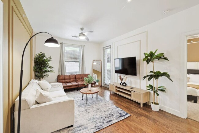 Building Photo - 5725 Town and Country Blvd