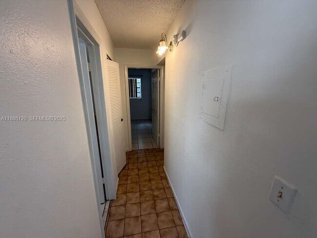 Building Photo - 6675 W 4th Ave