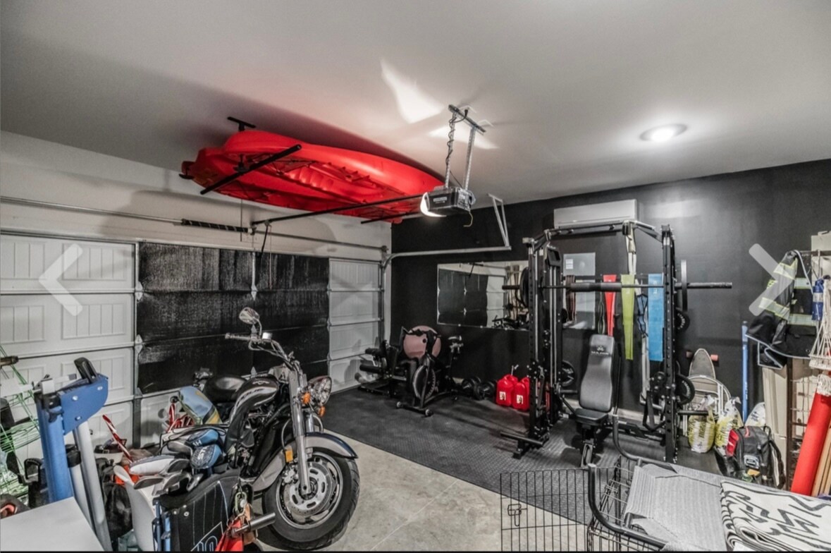 Building Photo - 7355 Lang Ave