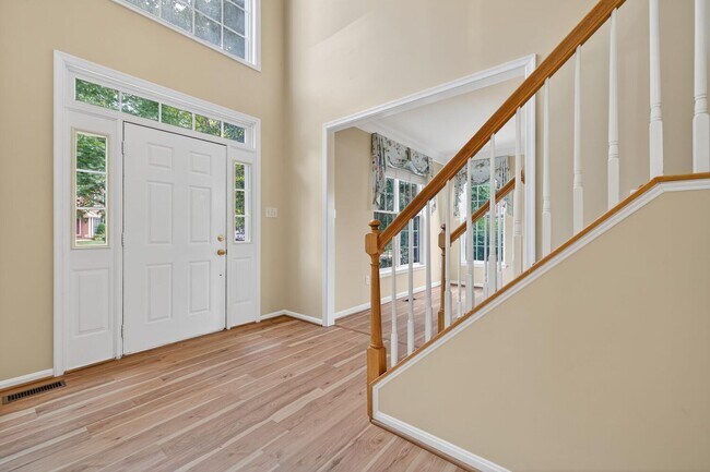 Building Photo - 12031 Arista Manor Way