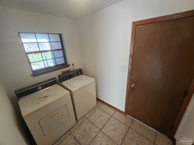 Building Photo - 2457 Cavalla Loop