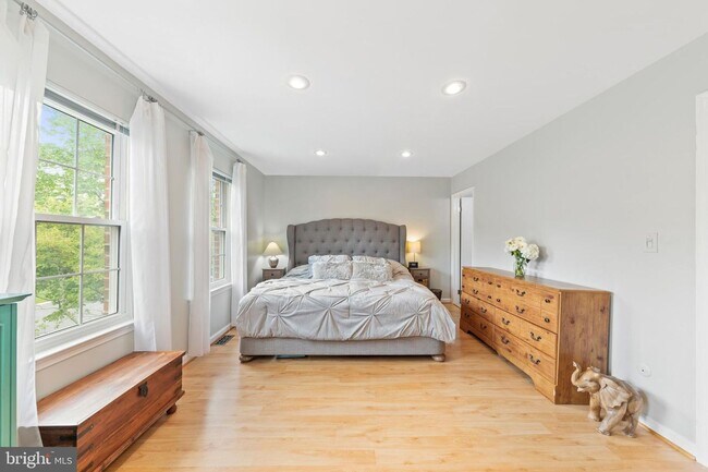 Building Photo - 41 Quince Ct