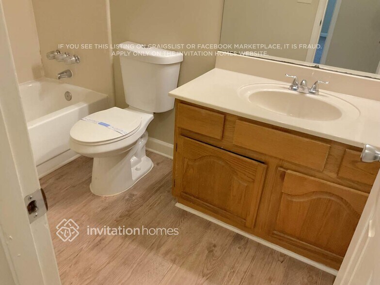 Building Photo - 2712 Inverloch Cir