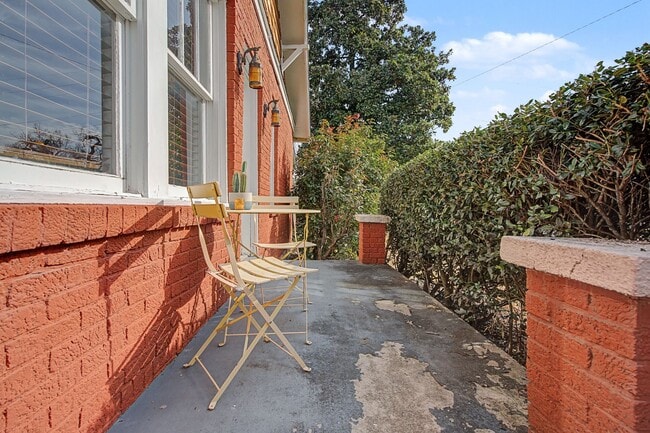 Building Photo - Rare historic East Nashville bungalow for rent; 4 Beds 3 Baths, 1,806 SqFt, fenced yard