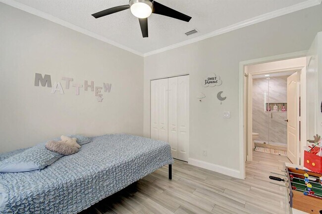 Building Photo - 6041 SW 195th Ave