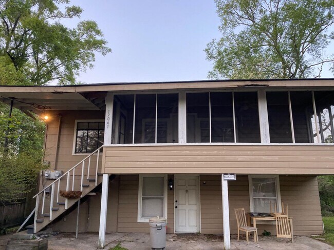 Primary Photo - 17061 E Iowa Ave