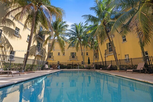 Building Photo - 2508 SW 14th Ave