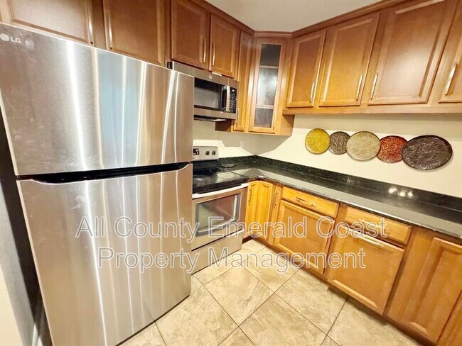 Building Photo - 506 Trenton St