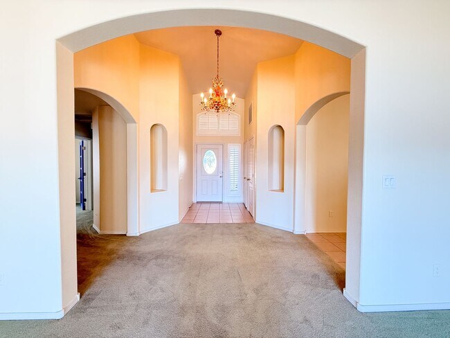 Building Photo - Spacious Home in Ventana Ranch