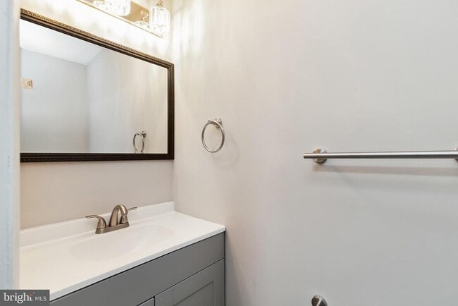 Building Photo - 3380 Longbow Ct