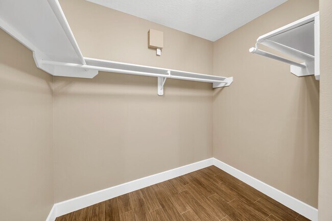 Building Photo - 15938 Wisteria Hill St