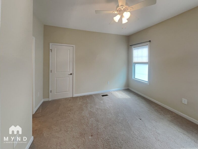 Building Photo - 1033 Pemberly Ave