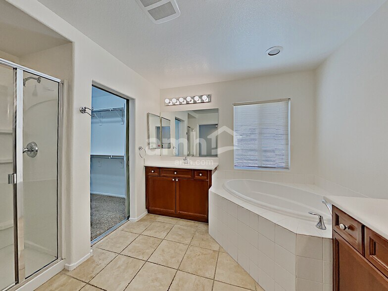 Building Photo - 10580 Elberton Ave