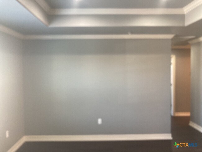 Building Photo - 2710 S Clear Creek Rd