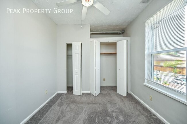 Building Photo - 2610 Woodburn Ave