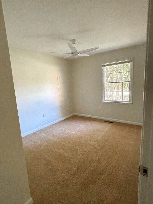 Building Photo - 10355 Bunting Rd