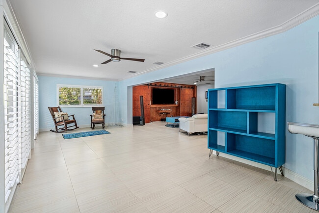 Building Photo - 701 Buoy Rd