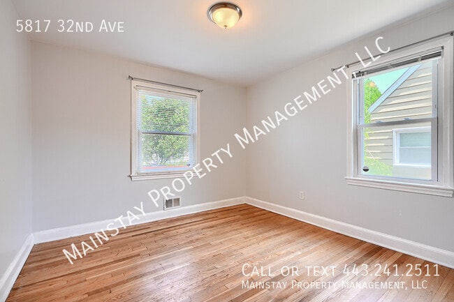 Building Photo - 5817 32nd Ave