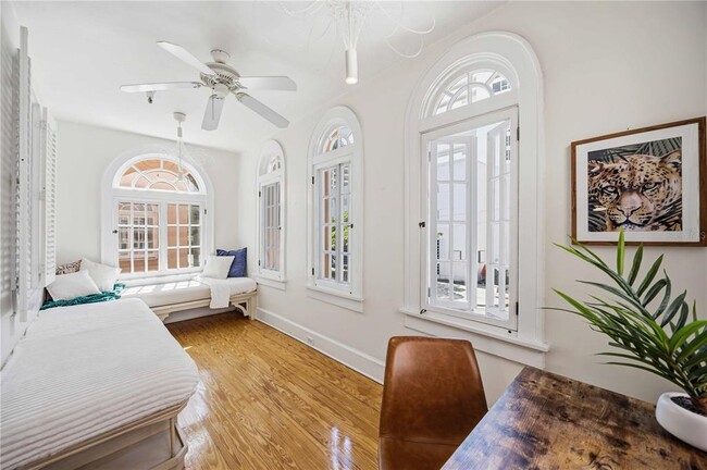 Building Photo - 1221 N Palm Ave