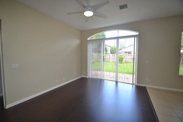 Building Photo - 1145 E Magnolia Cir