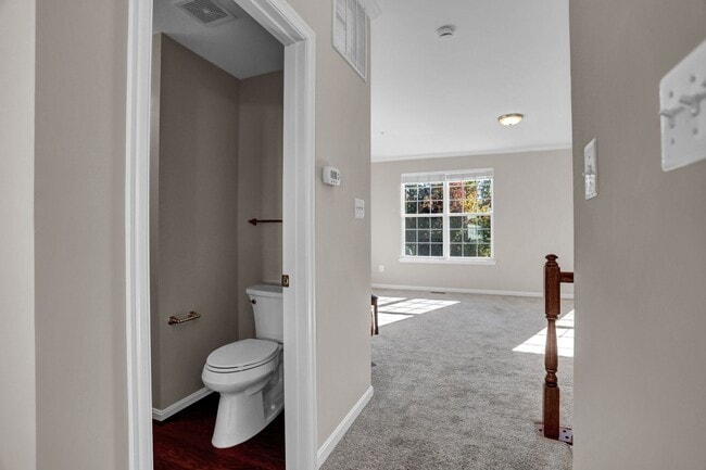 Building Photo - 115 Tanglewood Manor Dr