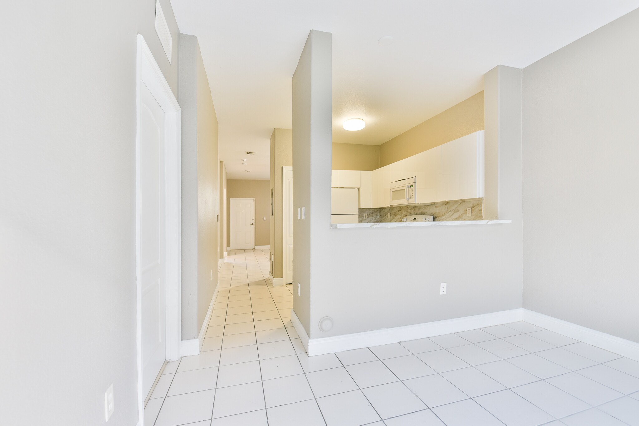 Building Photo - 1663 SE 29th St # 109