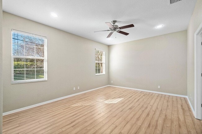 Building Photo - 10636 Ivanhoe Ln