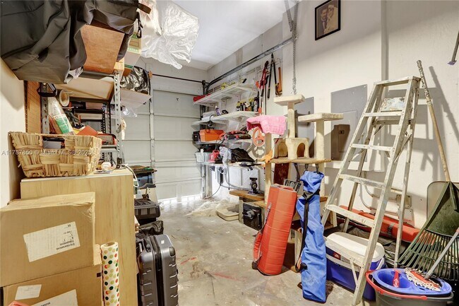 Building Photo - 6502 SW 162nd Ct