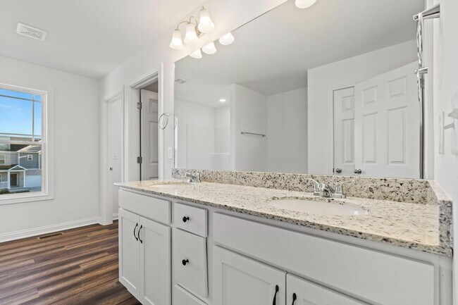 Building Photo - 929 Camden Ct