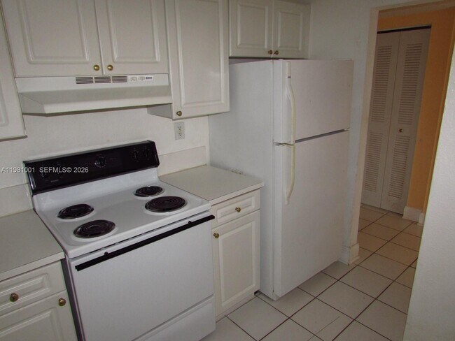 Building Photo - 5100 SW 41st St