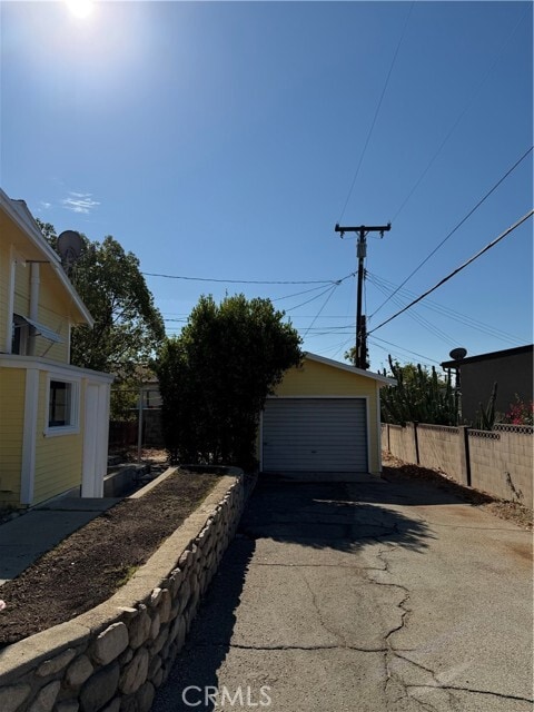 Building Photo - 2704 Mayfield Ave