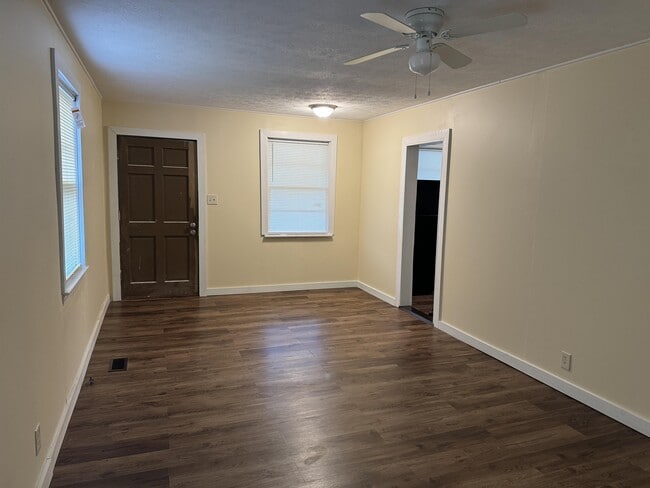 Building Photo - 1782 Eveline Ave