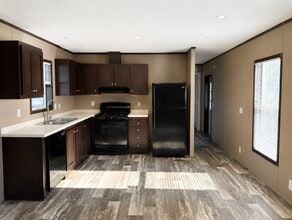 Building Photo - 2701 Huizenga St