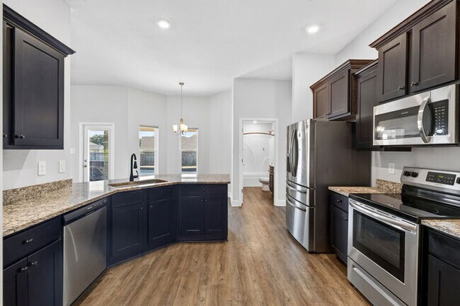 Building Photo - 15028 Emersyn Ln