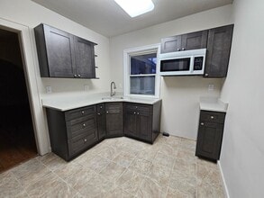 Building Photo - 3 Bedroom, Great SE location, near Mt Vernon Road