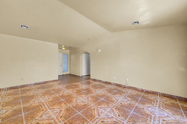 Building Photo - 2739 E Colton Ave