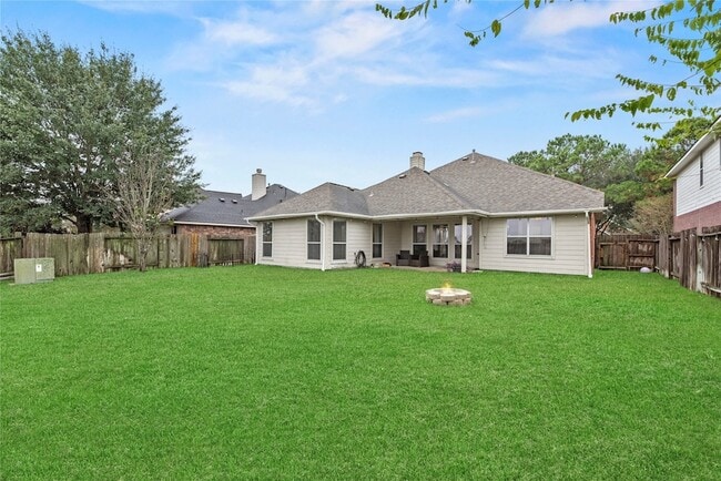 Building Photo - 9910 Pine Flats Dr