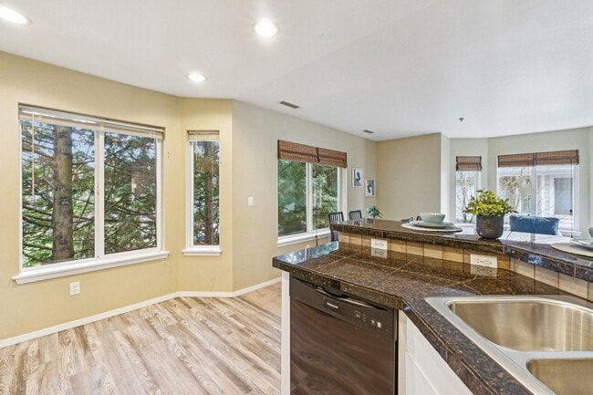 Building Photo - 16219 Northup Way