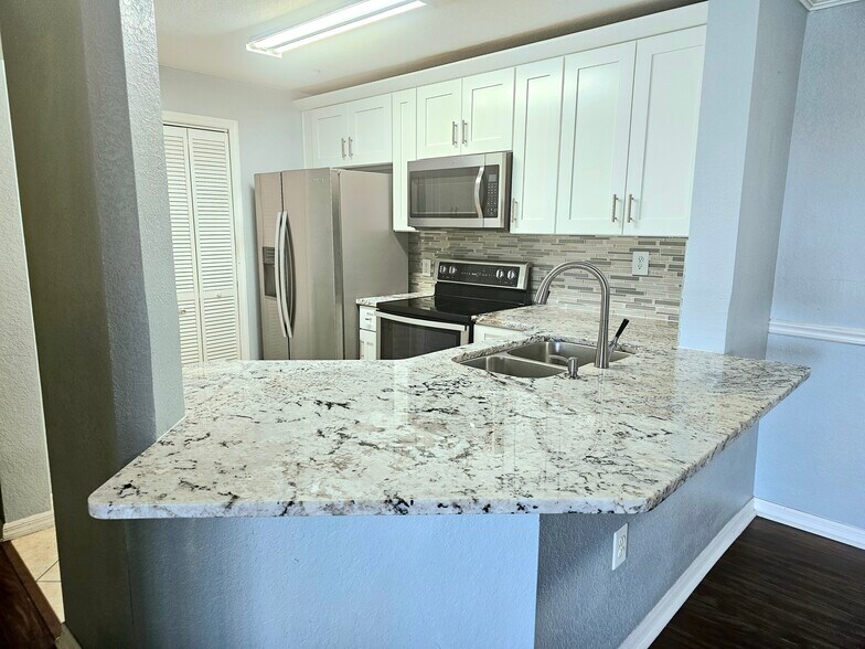Building Photo - 5526 Pga Blvd