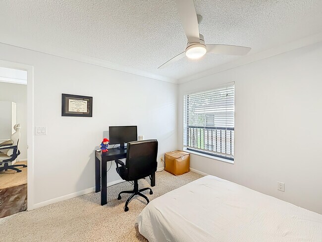 Building Photo - 2846 Carambola Cir S