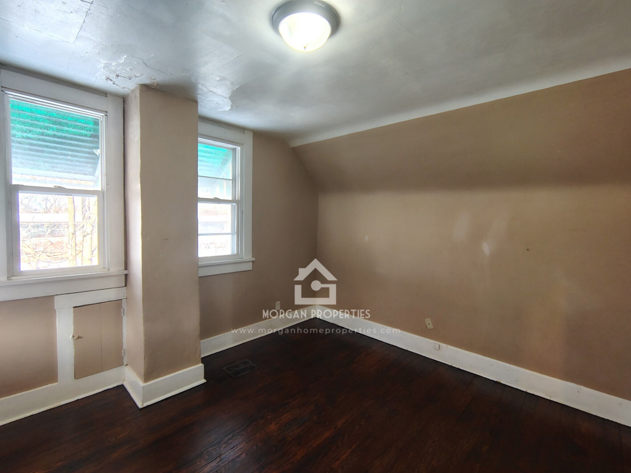 Building Photo - 140 W 16th St