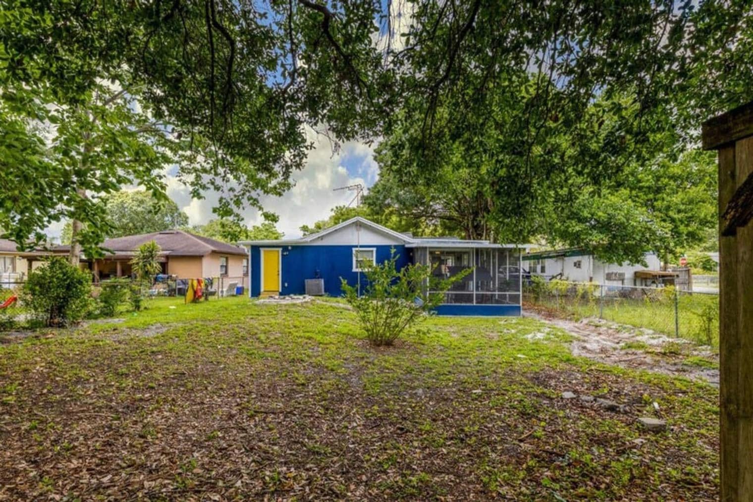 Building Photo - 1629 N Goldenrod Rd